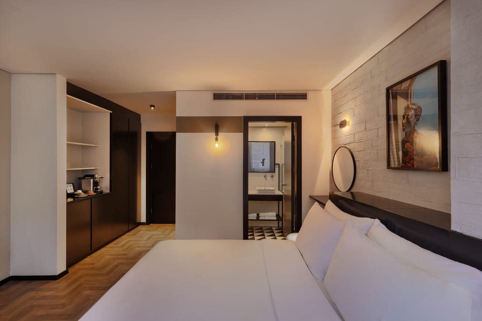 Deluxe Room | 1 bedroom, desk, free WiFi, bed sheets
