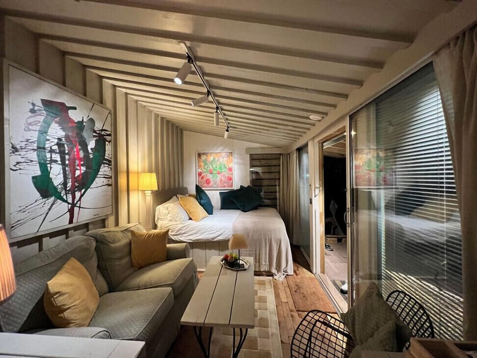 Cabin, 1 Double Bed, Garden View | Bed sheets