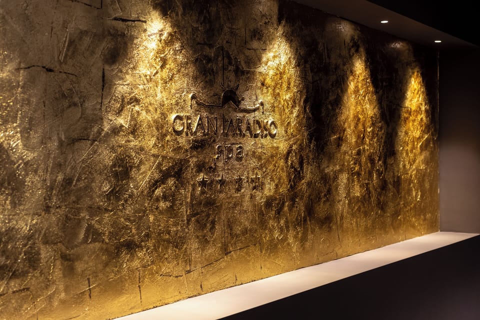 Couples treatment rooms, sauna, hot tub, steam room, Turkish bath