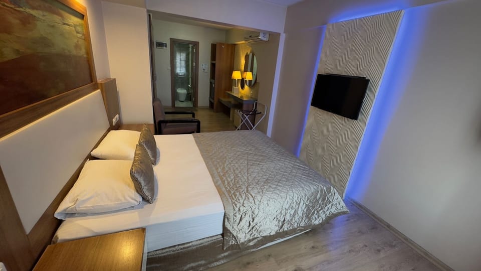 Minibar, in-room safe, soundproofing, free WiFi