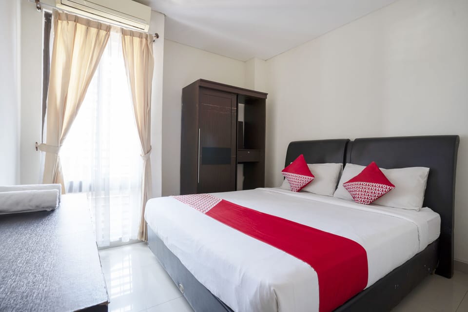 Family Suite, 2 Double Beds | Desk, WiFi (free), bed sheets