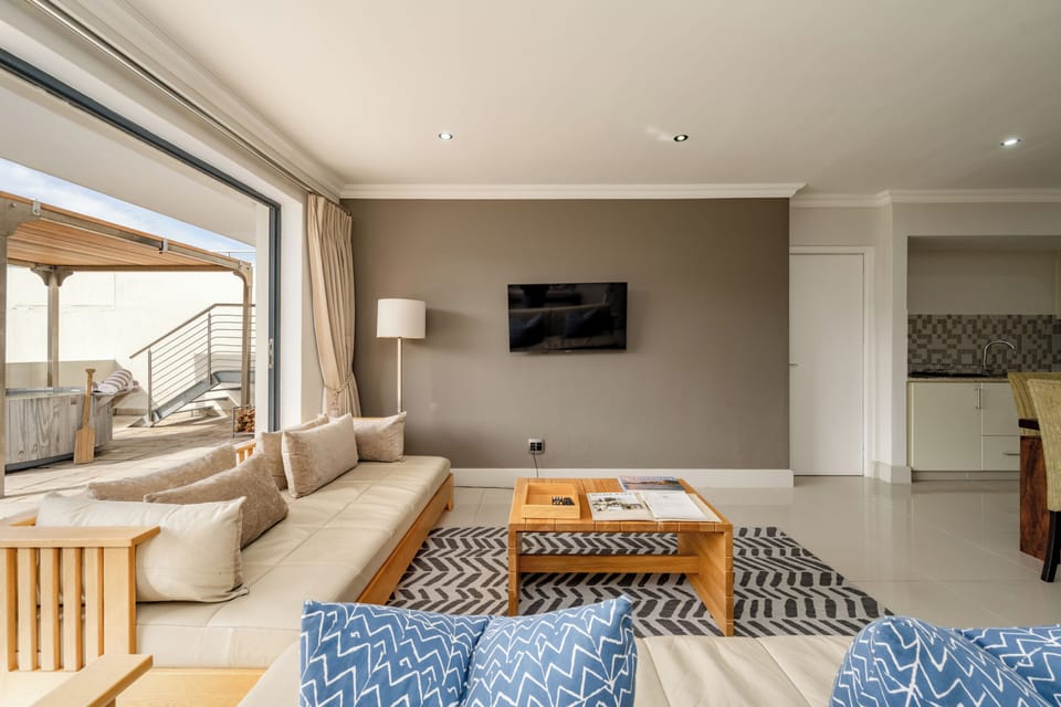 Wood Fired Hot Tub Village Residence (Harbour Square) | Living area | 32-cm Smart TV with satellite channels, Netflix, streaming services