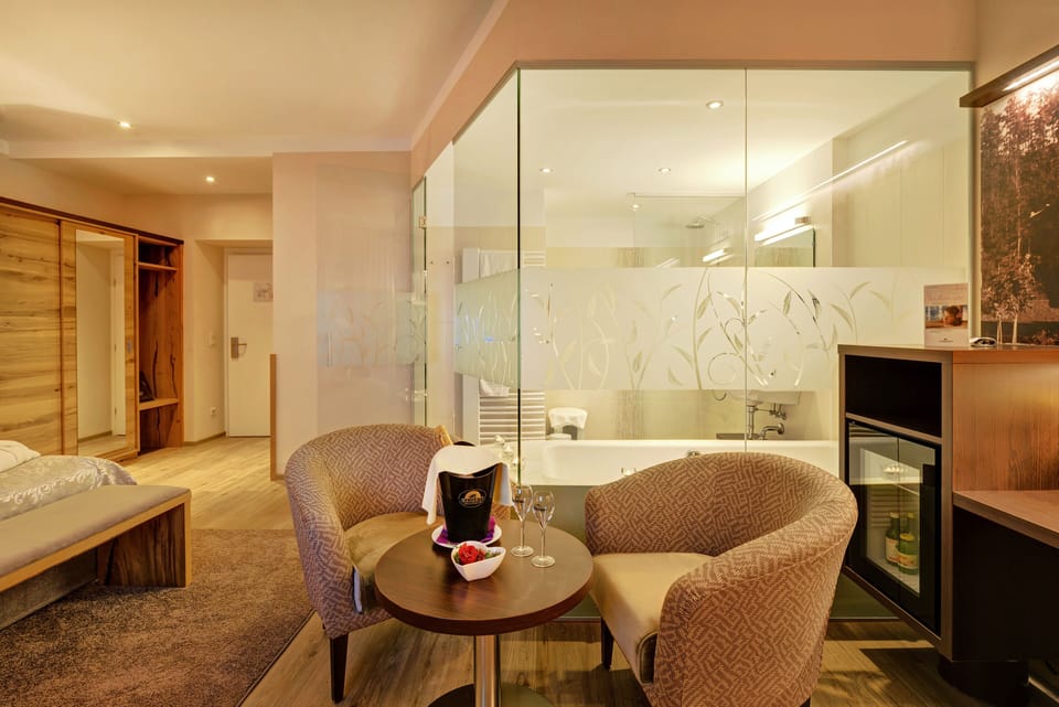 Deluxe Room | Premium bedding, minibar, in-room safe, desk