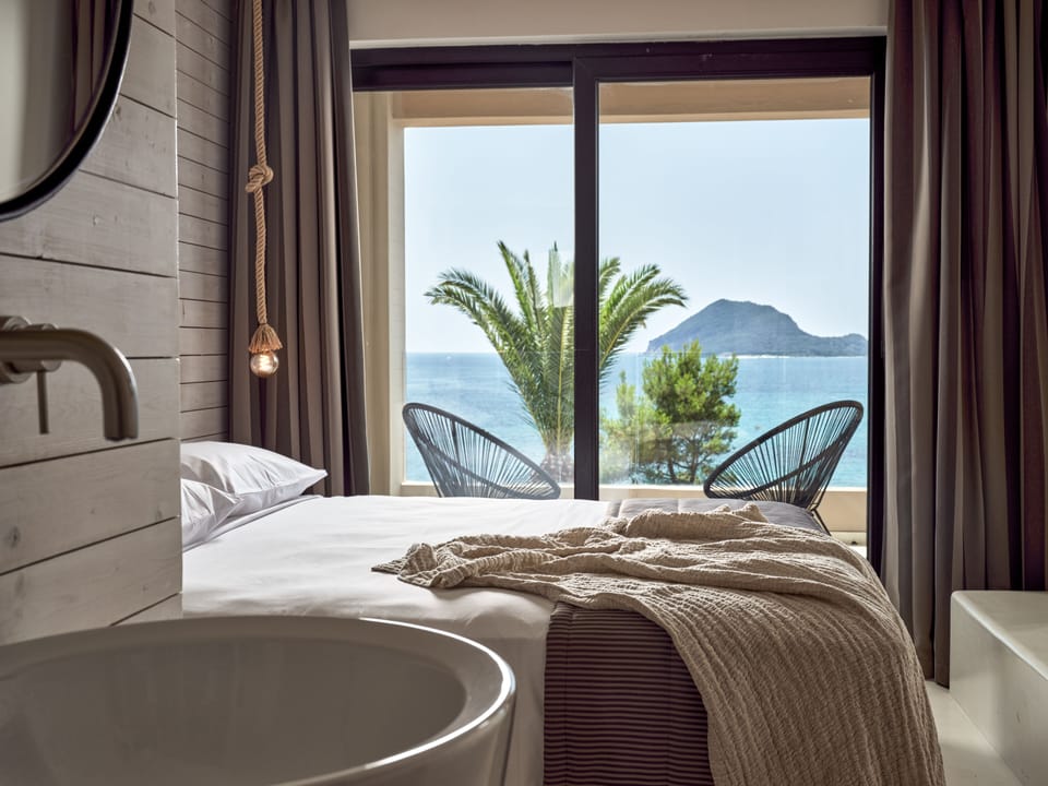 In-room safe, free WiFi, bed sheets