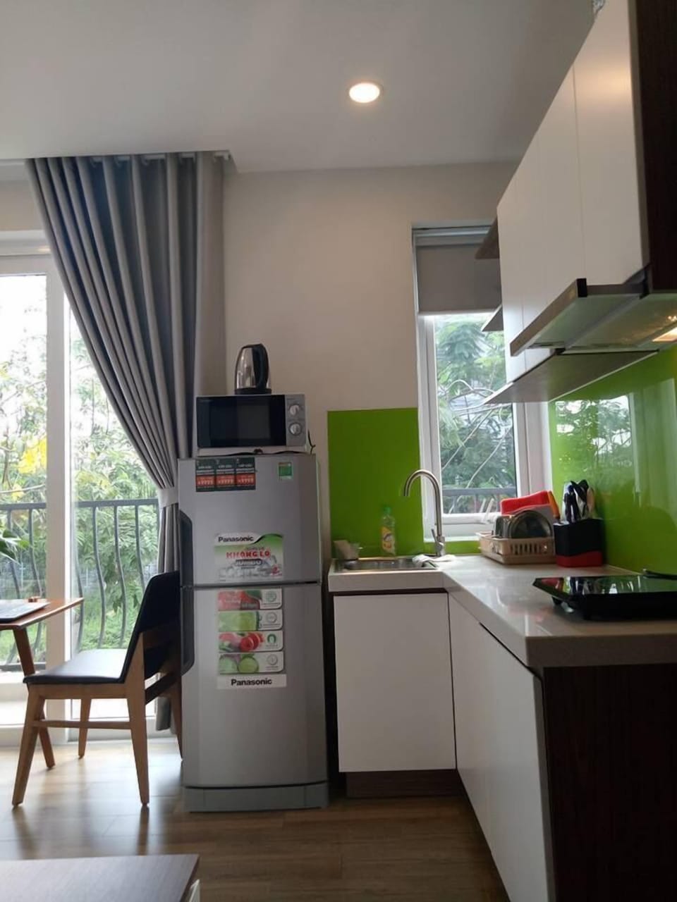 Fridge, microwave, stovetop, electric kettle