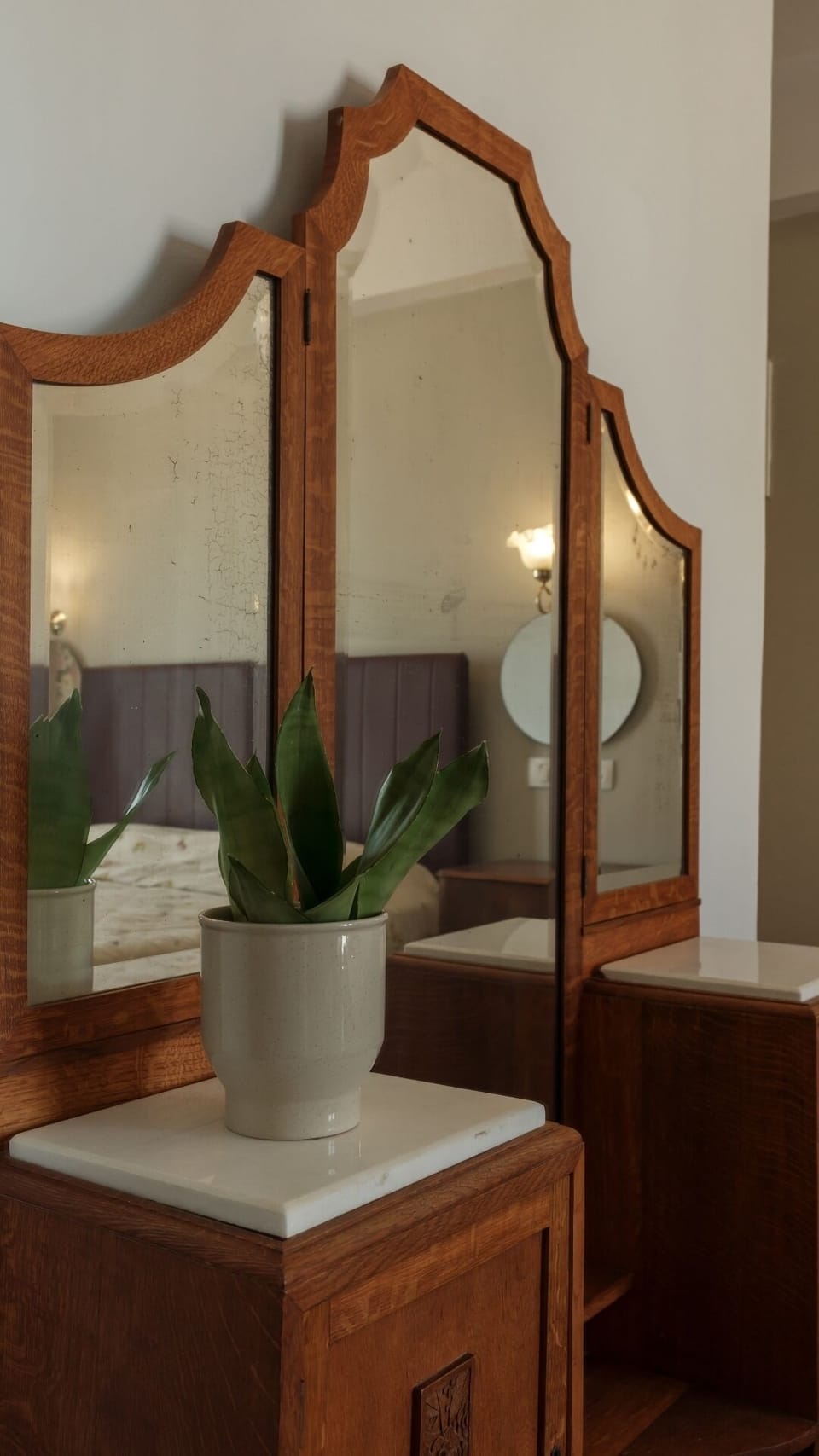 Artist Deluxe Room | Blackout drapes, iron/ironing board, free WiFi, bed sheets