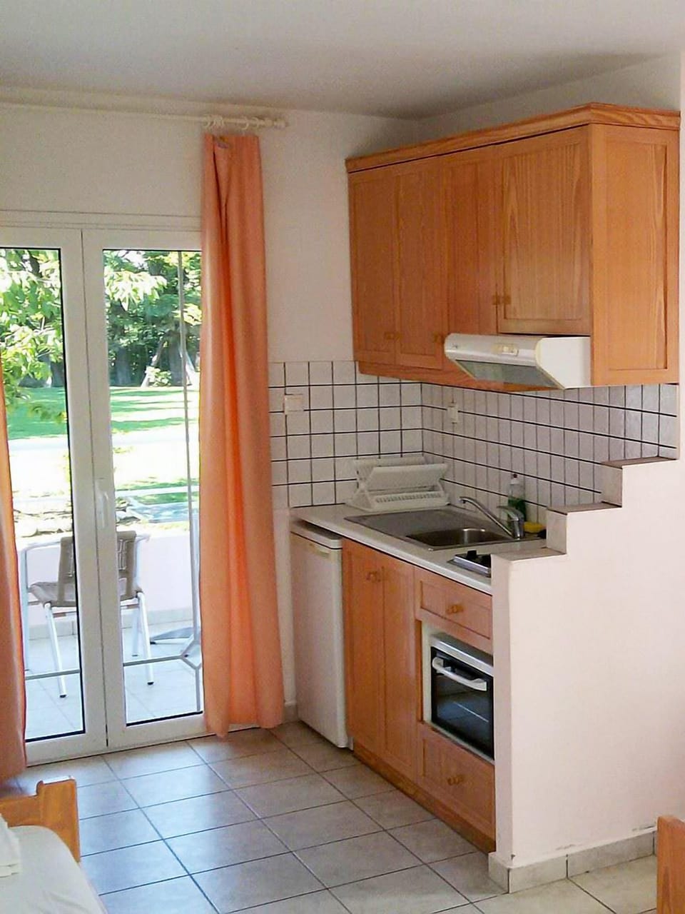 Apartment, 1 Bedroom, Garden View | Private kitchenette | Fridge, stovetop, cookware/dishes/utensils