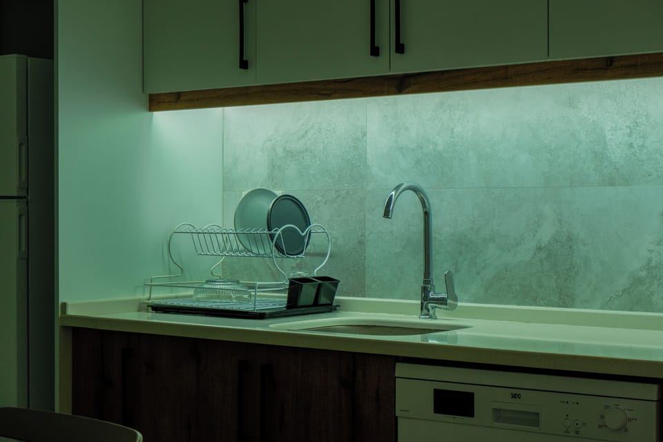 Classic Condo, 1 Bedroom | Private kitchen | Highchair
