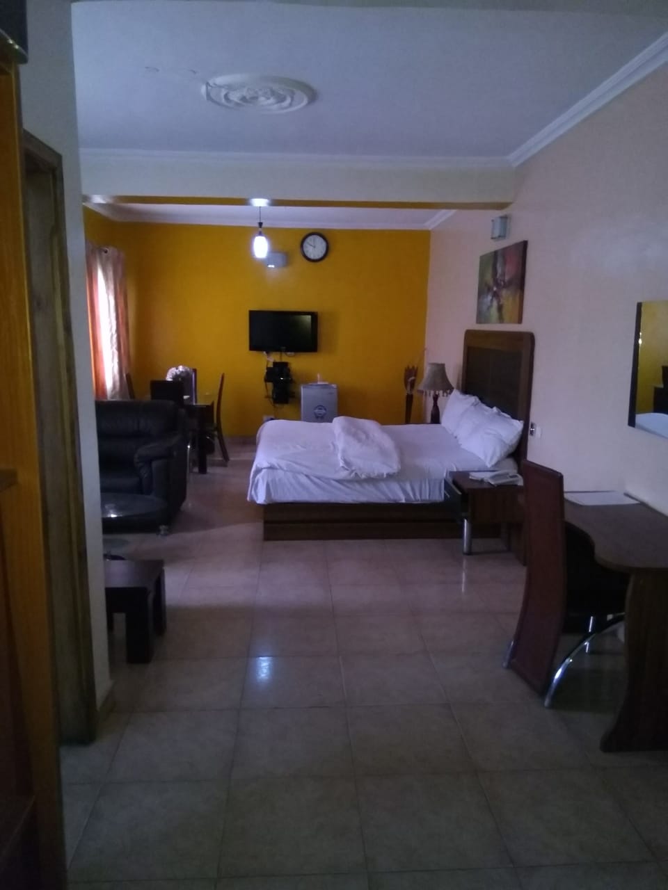 Luxury Suite | Desk, free WiFi, bed sheets
