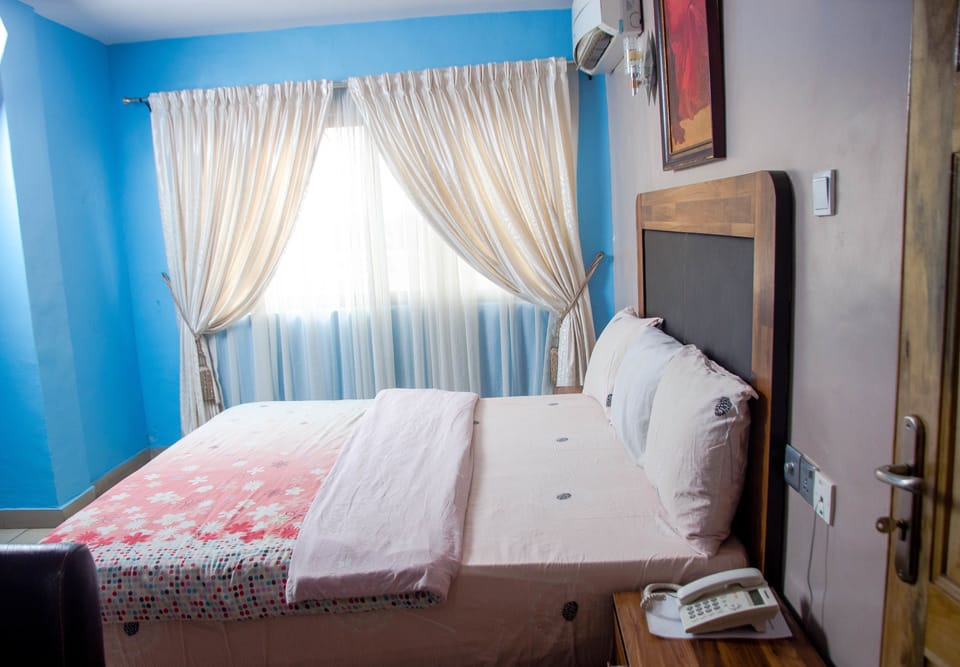 Suite (Ambassadorial) | Desk, free WiFi, bed sheets