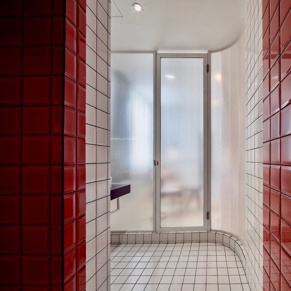 Executive Suite | In-room safe, individually decorated, free WiFi, bed sheets
