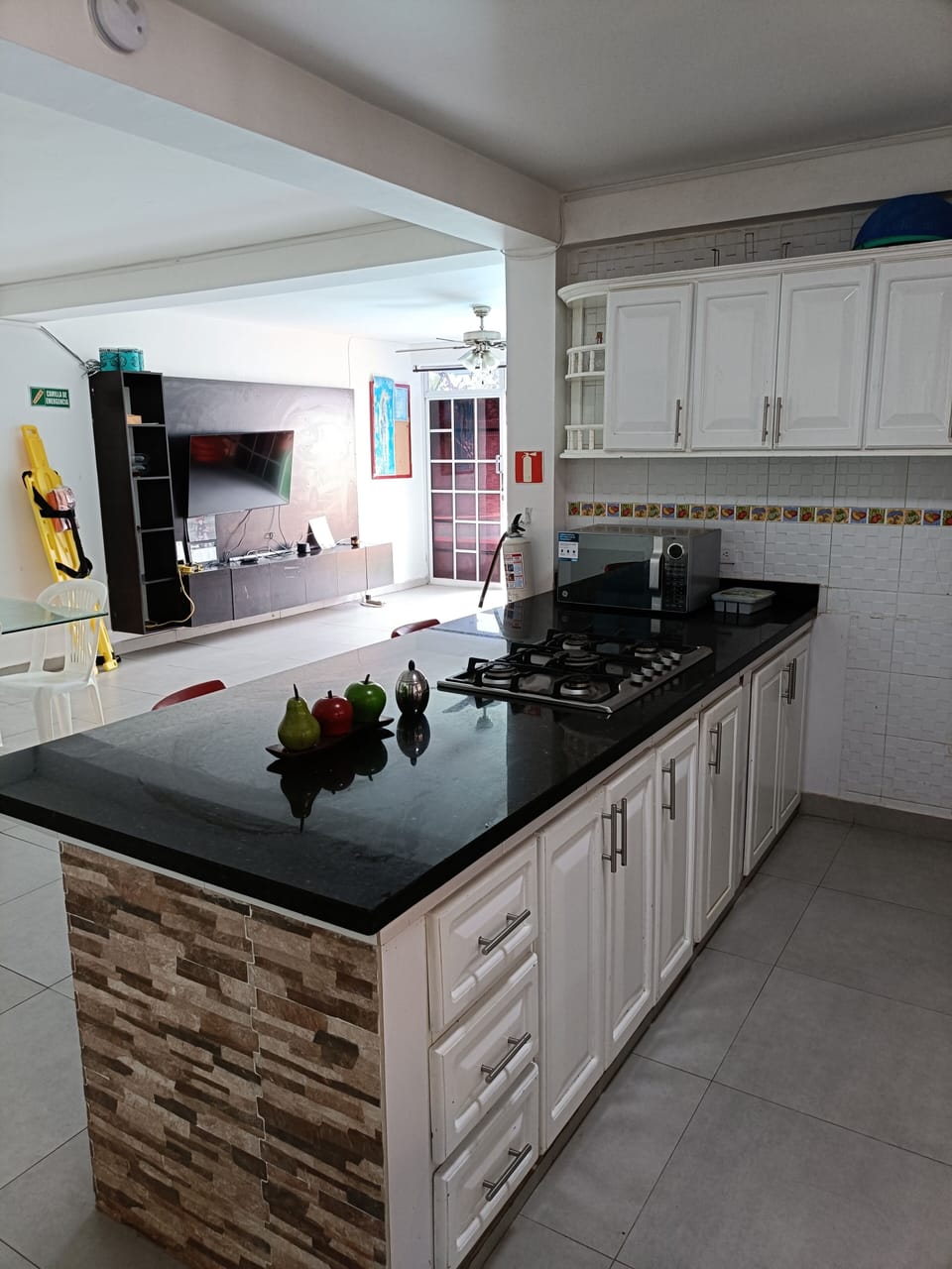 Standard House, 5 Bedrooms | Private kitchen | Coffee/tea maker, blender, griddle, cookware/dishes/utensils