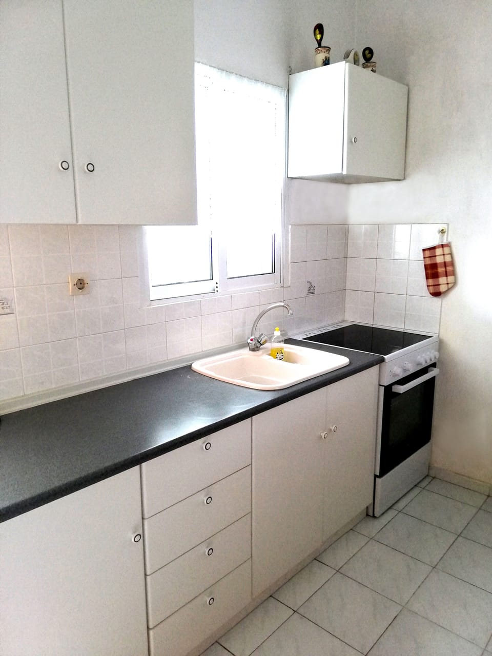 Family Apartment, 2 Bedrooms, Sea View | Private kitchen | Full-size fridge, oven, stovetop, electric kettle