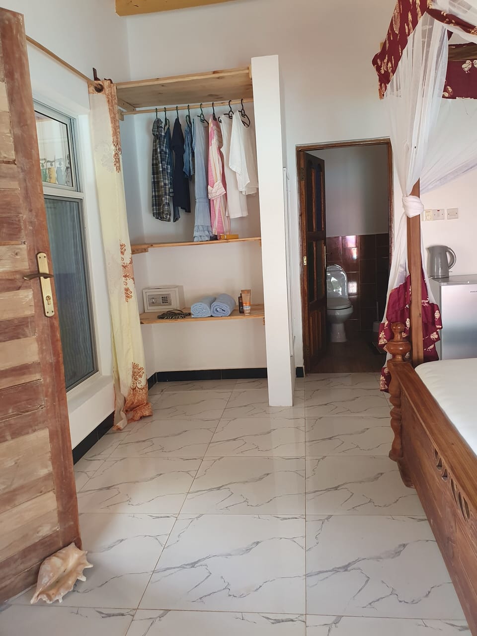 In-room safe, individually furnished, desk, laptop workspace