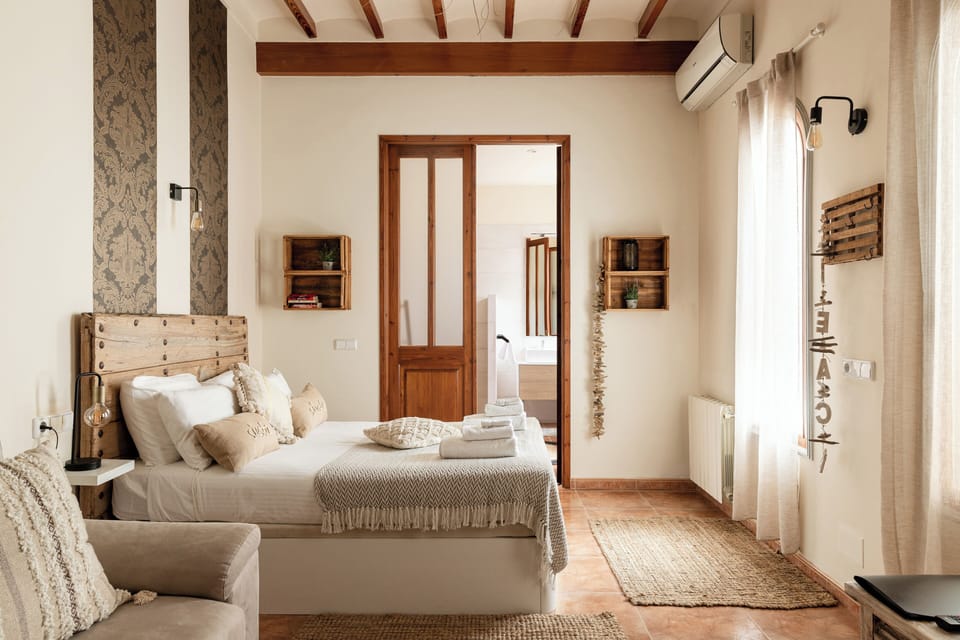 Deluxe Suite, 2 Double Beds, Air conditioning, Courtyard View | Premium bedding, cribs/infant beds, free WiFi, bed sheets