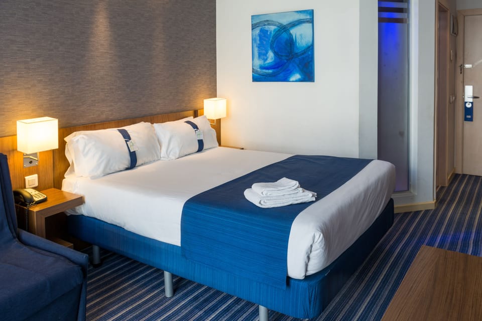 In-room safe, desk, soundproofing, iron/ironing board (on request)