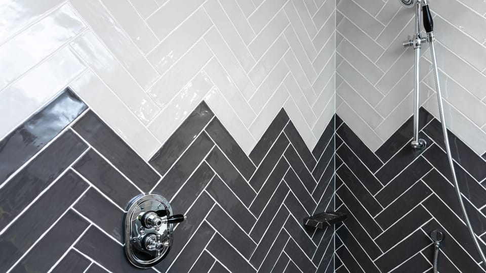 Standard Room, 1 King Bed | Premium bedding, in-room safe, desk, laptop workspace