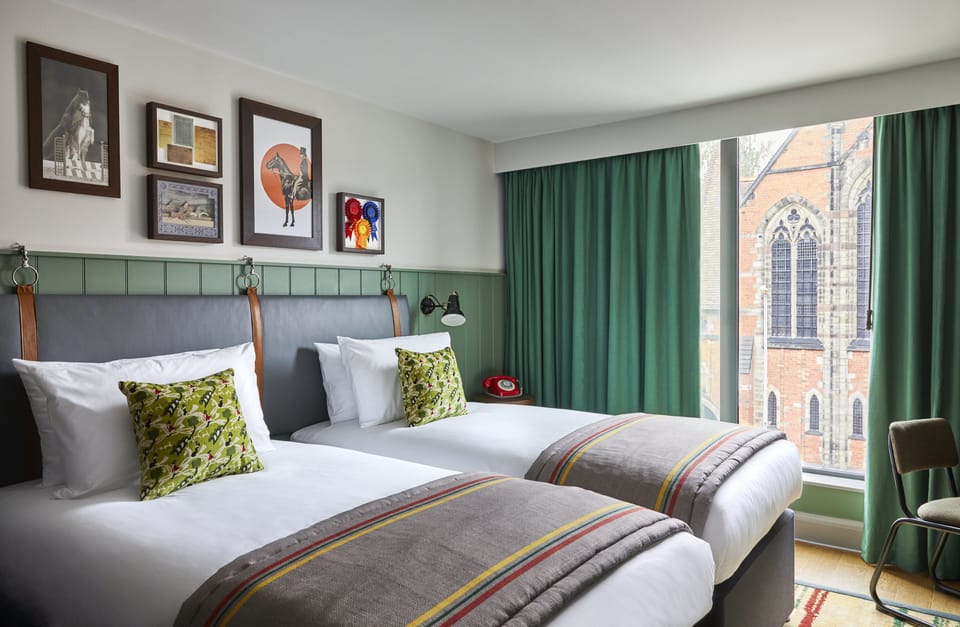 Standard Room, 2 Twin Beds | Premium bedding, in-room safe, desk, laptop workspace