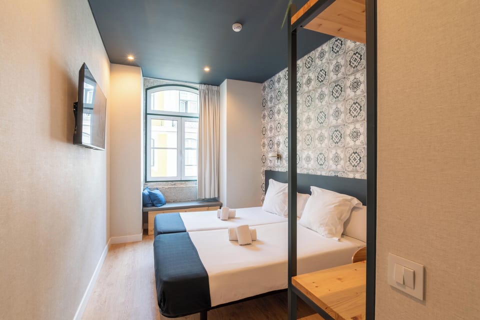 Soundproofing, free WiFi, bed sheets