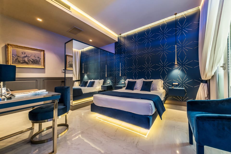 Deluxe Room, Bathtub | 1 bedroom, premium bedding, down comforters, minibar
