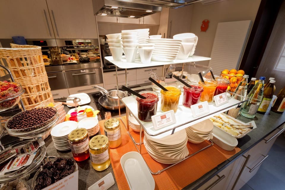 Daily buffet breakfast for a fee