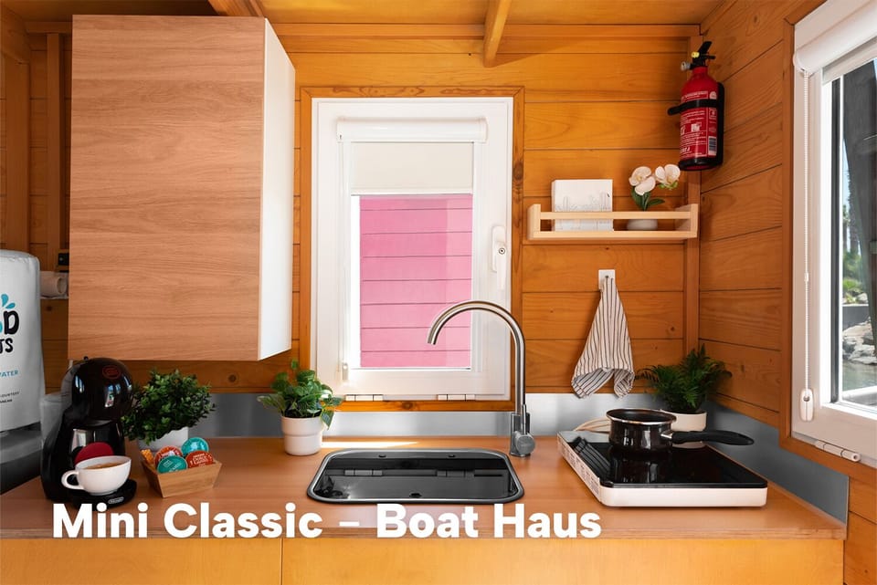Boat Haus Mini Classic | Private kitchen | Fridge, stovetop, coffee/tea maker, electric kettle