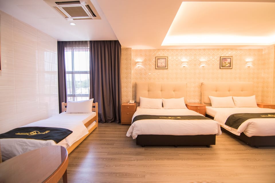 Family Suite, Accessible | Minibar, desk, blackout drapes, soundproofing