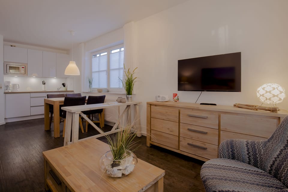 Apartment, Ground Floor | Private kitchen | Stovetop, coffee/tea maker, electric kettle, toaster