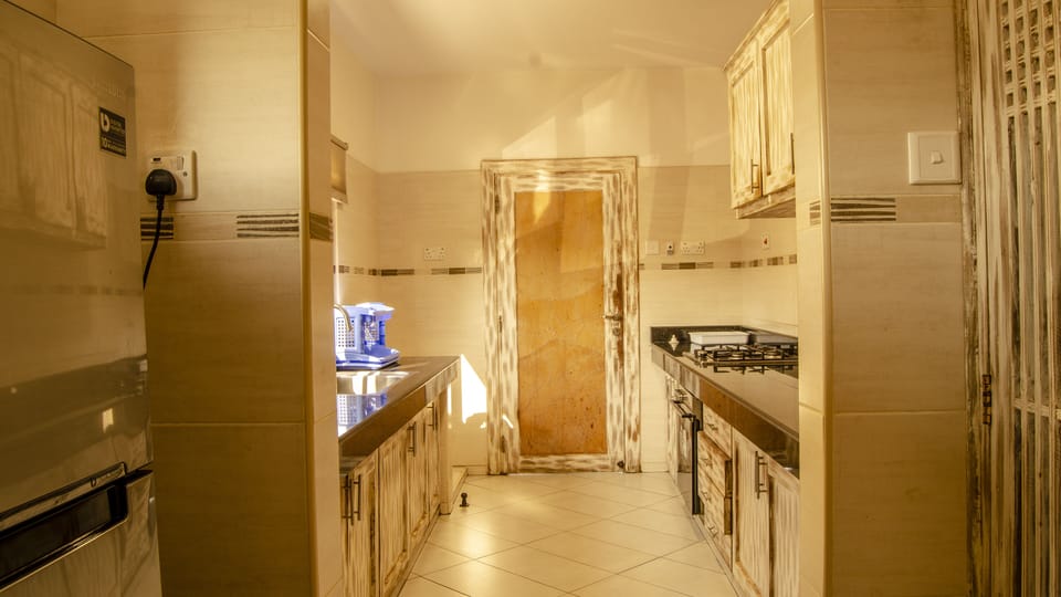 Apartment, 3 Bedrooms, Ocean View | Private kitchen | Electric kettle