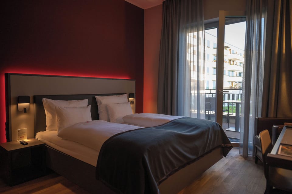 Superiorzimmer mit Balkon | 1 bedroom, hypo-allergenic bedding, minibar, in-room safe