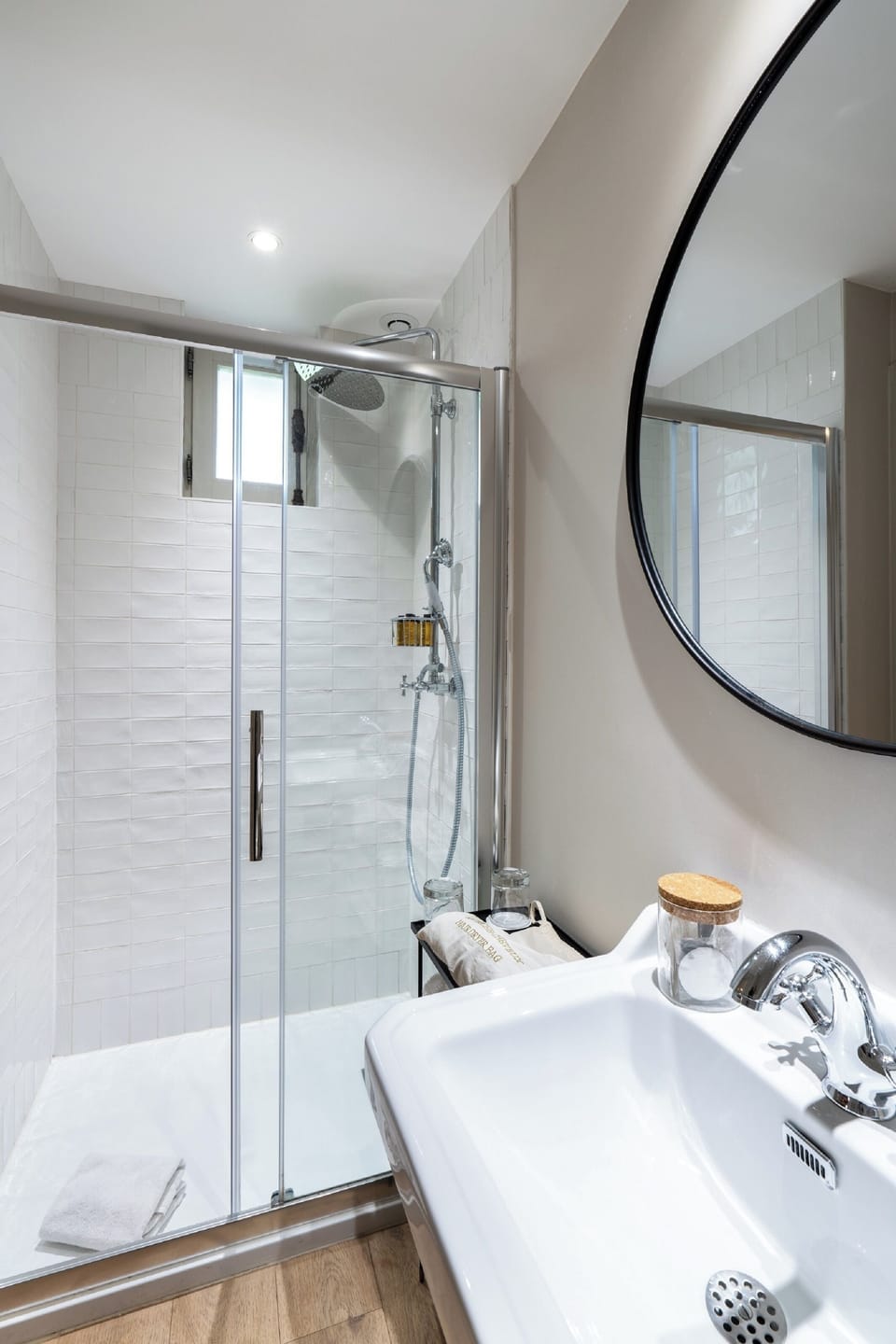 Deluxe Suite, Non Smoking | Bathroom | Rainfall showerhead, hair dryer, bathrobes, slippers