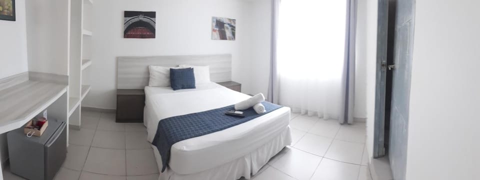 Minibar, blackout drapes, free WiFi, bed sheets