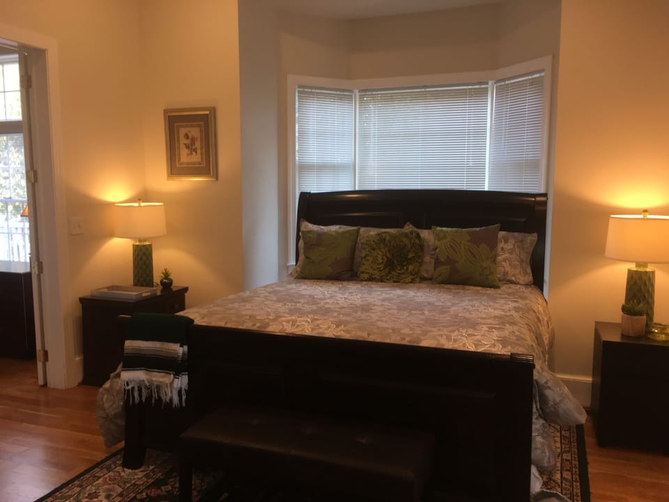 Green Room Suite  | Egyptian cotton sheets, premium bedding, pillowtop beds, desk