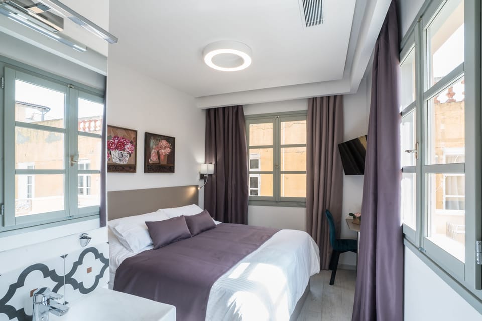 Room (Budget, 1st Floor) | Desk, iron/ironing board, free WiFi, bed sheets