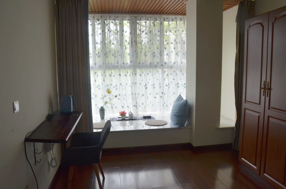 Comfort Double Room | Desk, blackout drapes, WiFi (free)