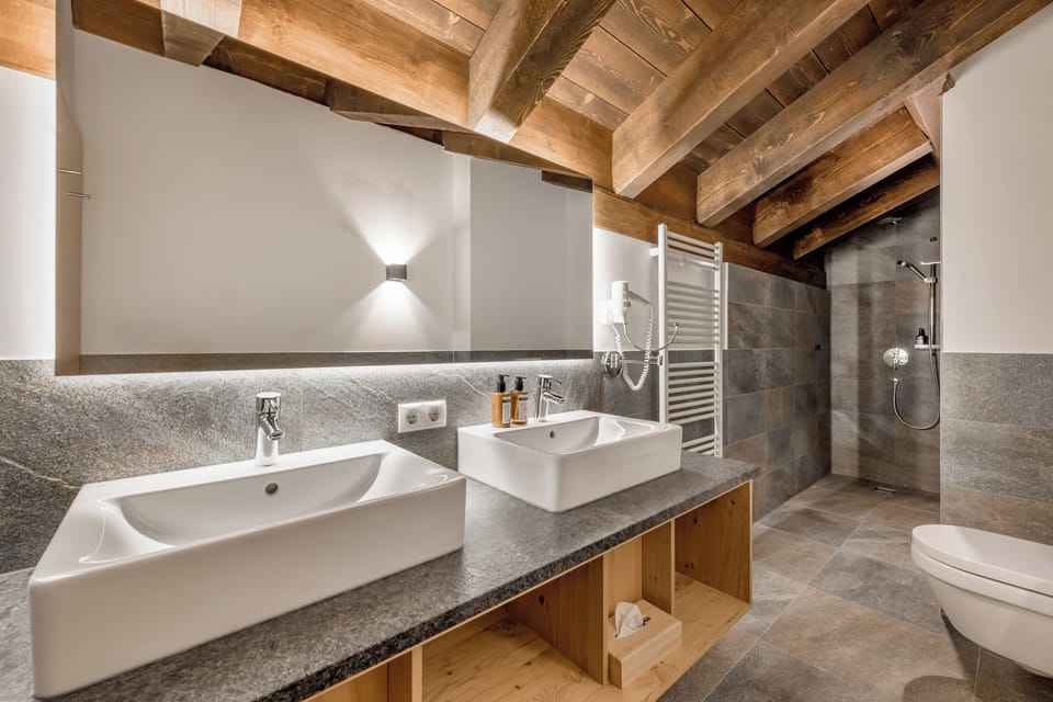 Penthouse Apartment | 6+2 | Bathroom | Hair dryer, bathrobes, heated floors, towels