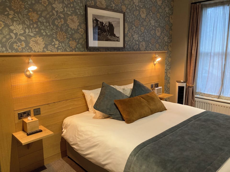 King Room | Desk, iron/ironing board, free WiFi, bed sheets