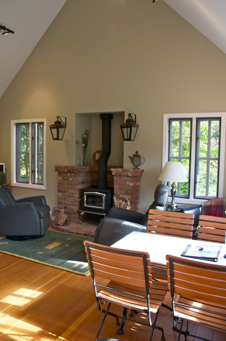 Cottage | Living area | Fireplace
