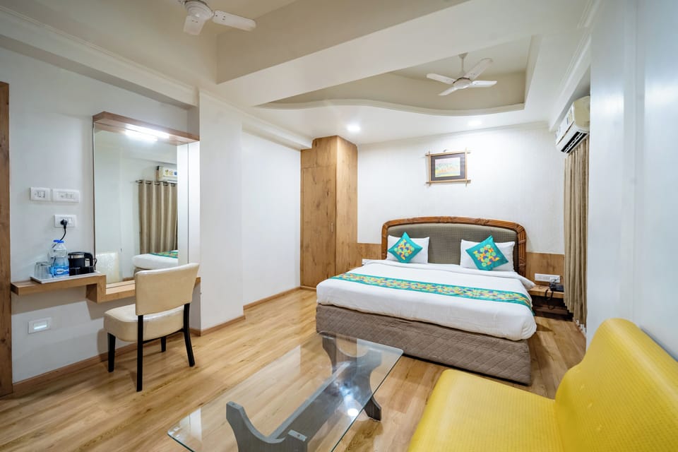 Standard Room | Desk, WiFi (free), bed sheets
