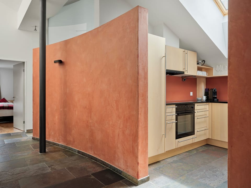 1-cm flat-screen TV with cable channels, TV, heated floors