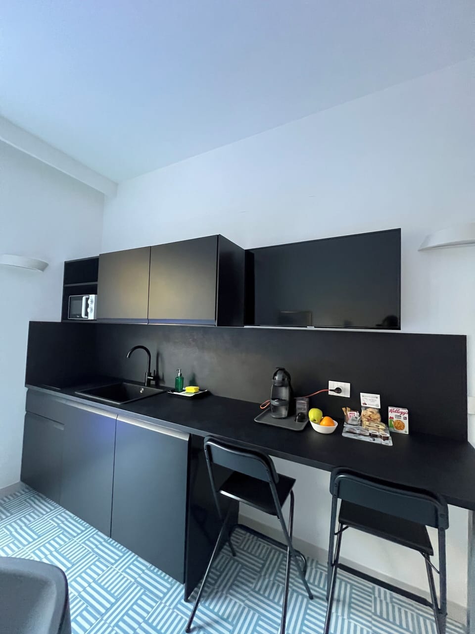 Standard Studio | Private kitchen | Fridge, microwave, stovetop, espresso maker