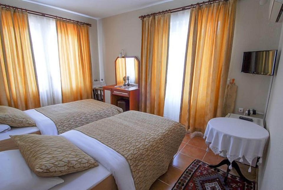 Double Room | Soundproofing, free WiFi, bed sheets
