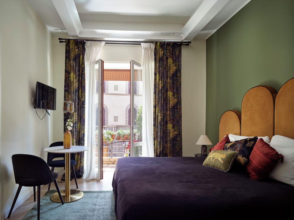 Double Room | Minibar, in-room safe, desk, soundproofing