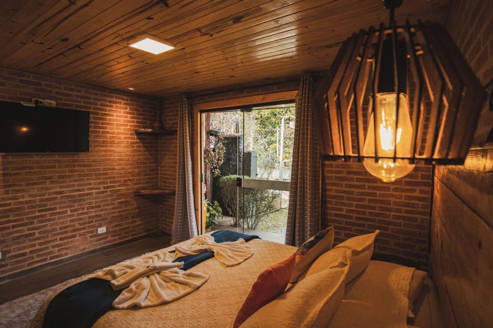Romantic Double Room | Minibar, individually decorated, free WiFi, bed sheets