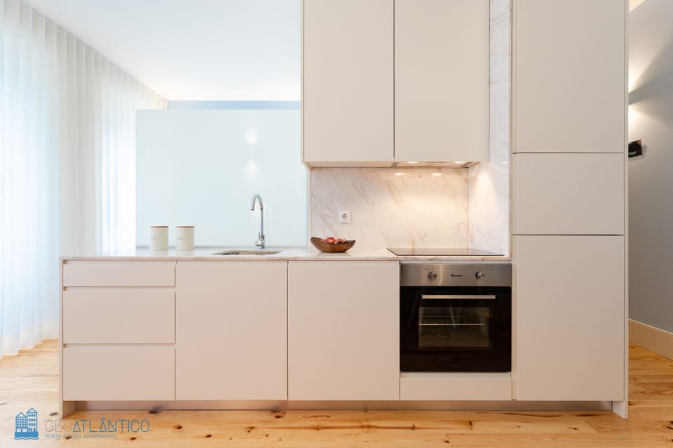 Design Apartment, 1 Bedroom, City View | Private kitchen | Fridge, microwave, oven, stovetop