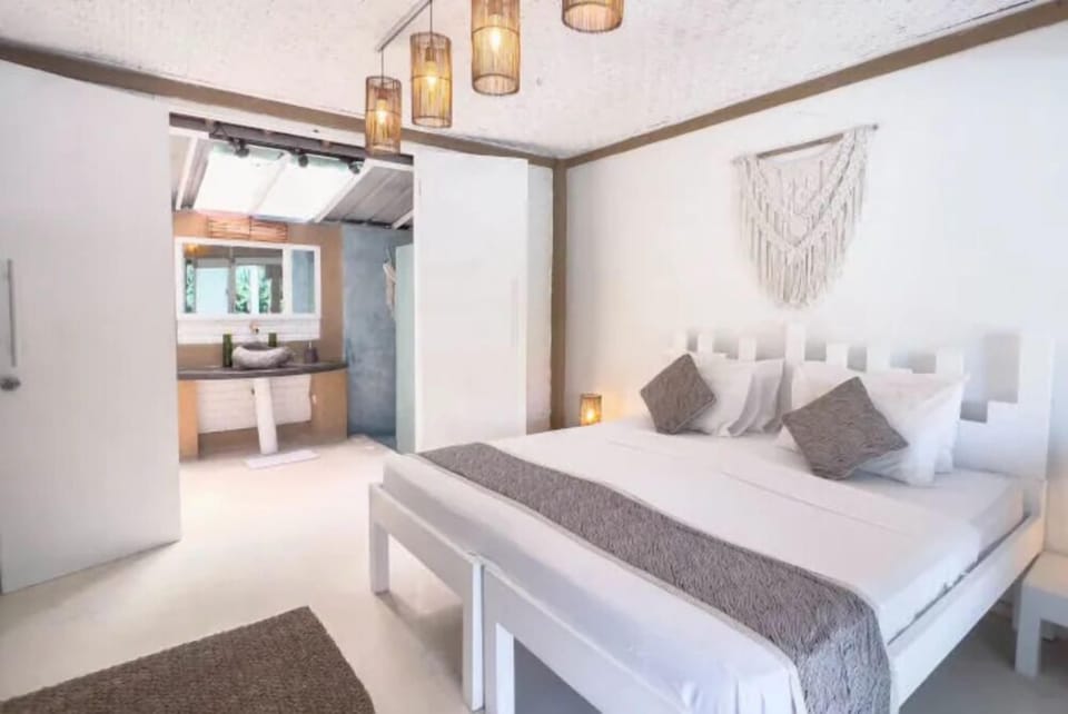 Standard Room | In-room safe, free WiFi, bed sheets