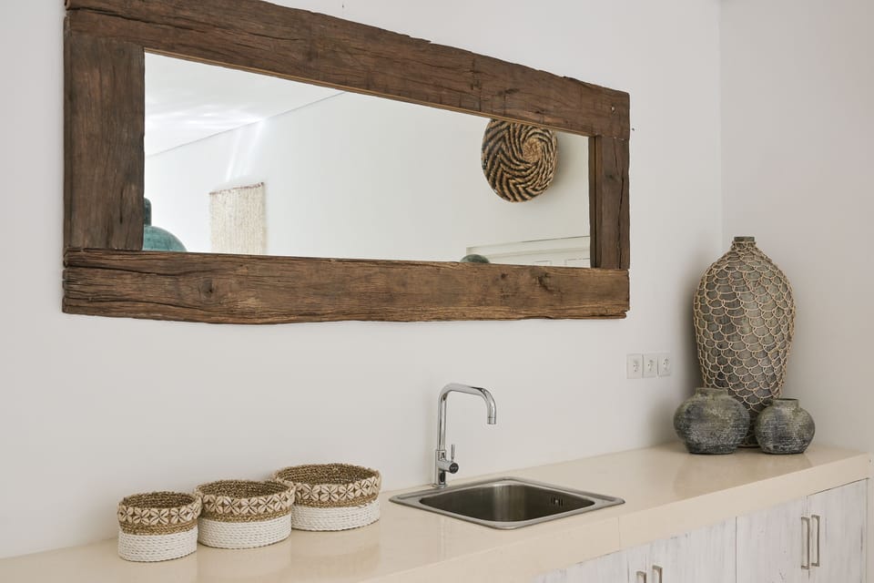 Deluxe Suite | Bathroom sink