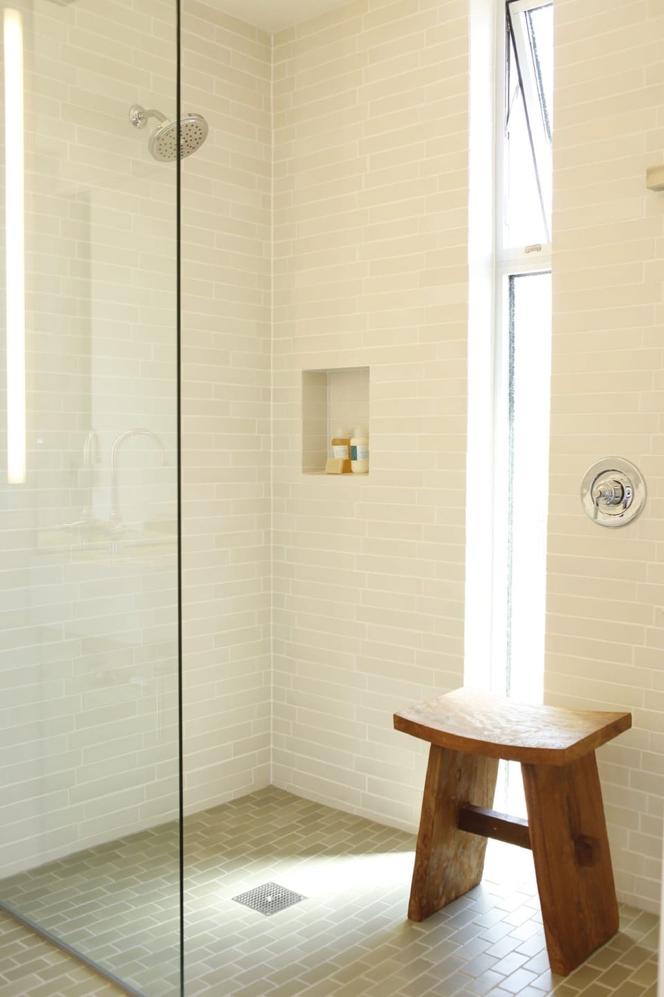 Standard Room, 1 King Bed (Eco King) | Bathroom shower