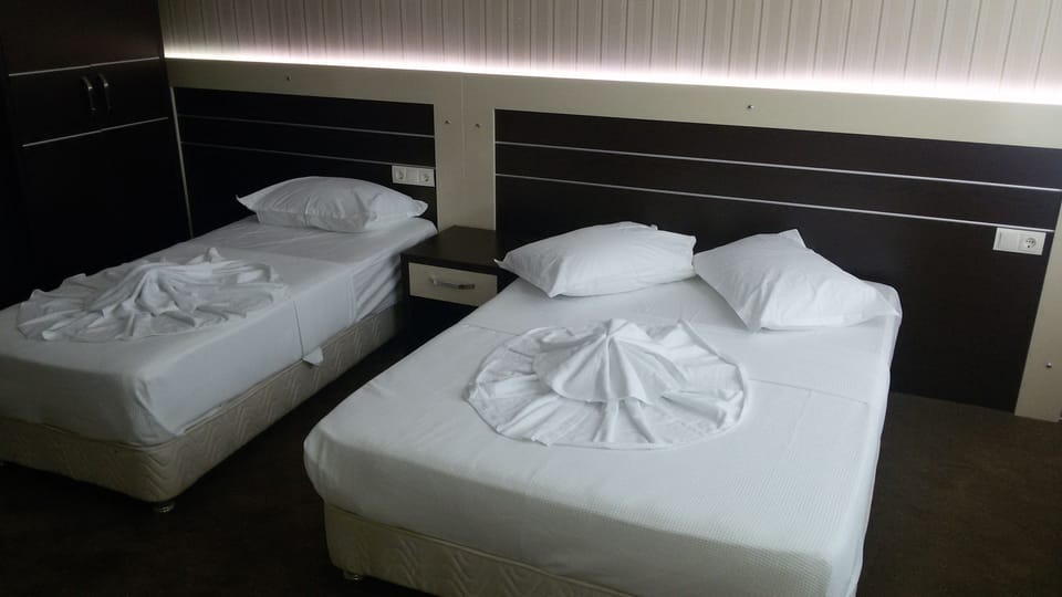Standard Triple Room | 1 bedroom, desk, soundproofing, free WiFi