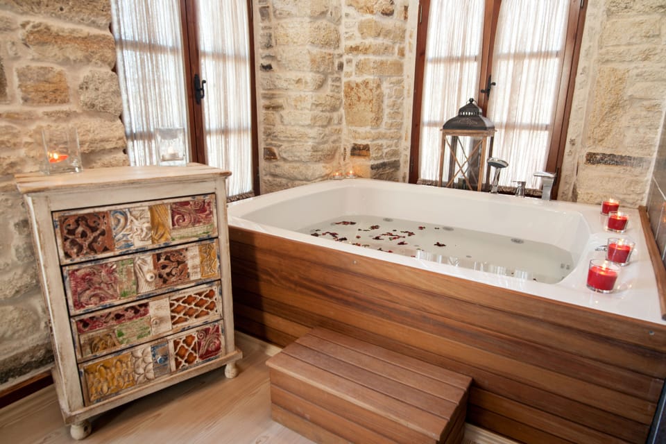 Superior Room | Jetted tub